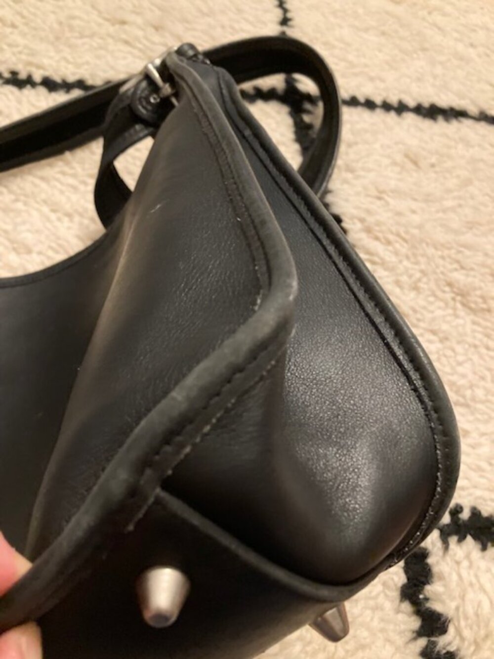 Vintage Coach Black Leather Shoulder Bag - Picture 8 of 8
